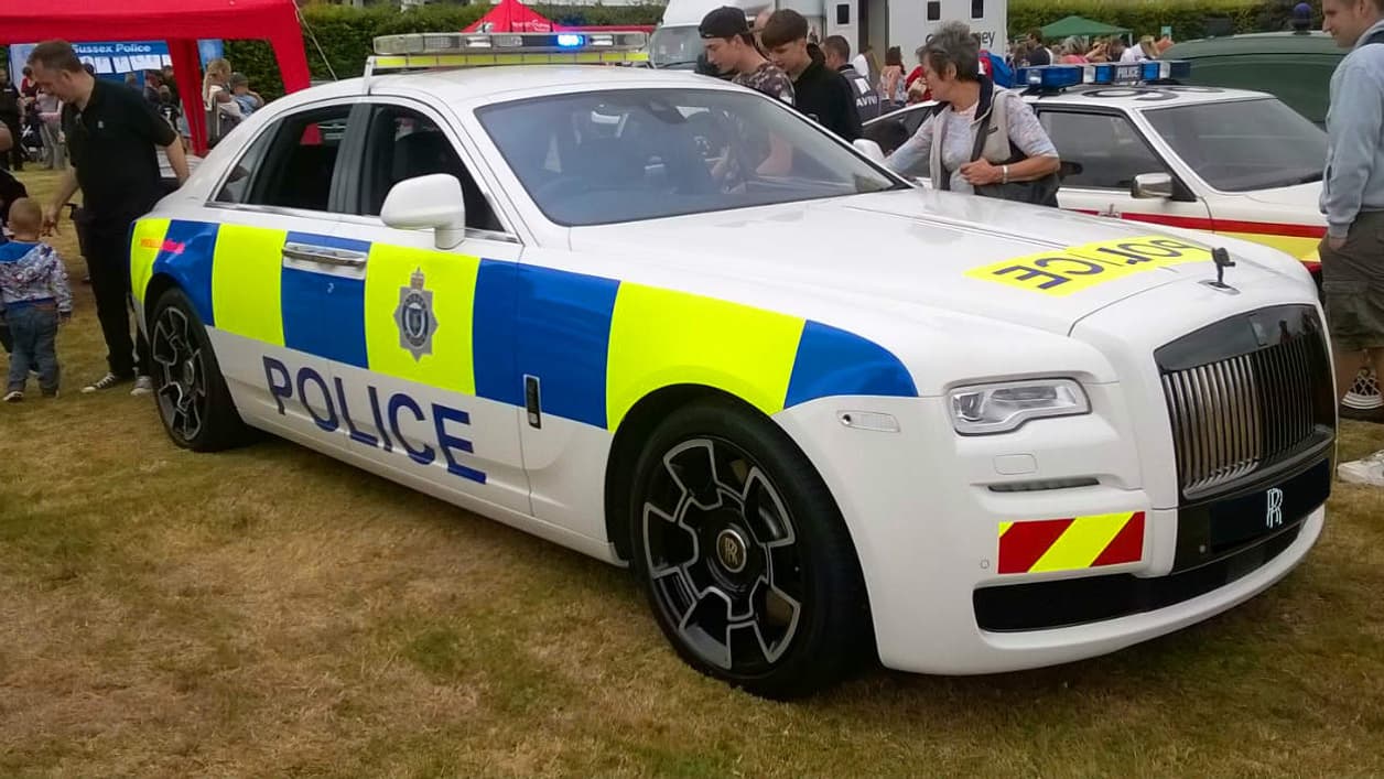 La limousine Ghost ne sera cependant pas vendue telle quelle à des forces de l'ordre. La limousine Ghost ne sera cependant pas vendue telle quelle à des forces de l'ordre.