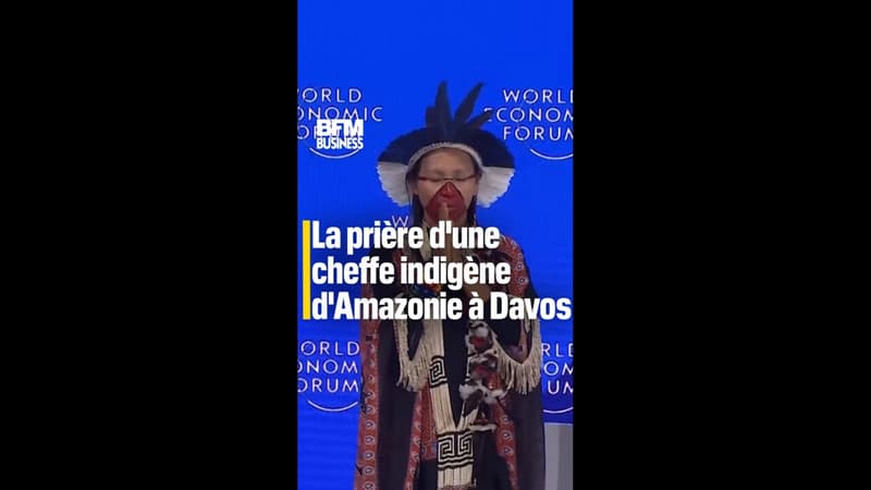 La prière d'une cheffe indigène d'Amazonie à Davos