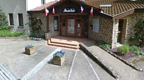 La mairie du petit village de Saint-Médard-en-Forez, farouchement opposé aux nouveaux rythmes scolaires.