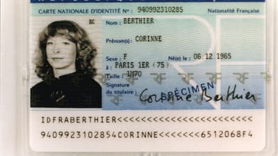 « Pendant longtemps on a identifié, maintenant on trace, on profile les gens… », s’inquiète Pierre Piazza, spécialiste de la carte d'identité.