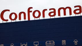 "Le calendrier et les modalités sociales de ce projet seront discutés avec les représentants du personnel dans le cadre d'une procédure d'information-consultation qui s'ouvrira le 11 juillet", précise la direction de l'enseigne.