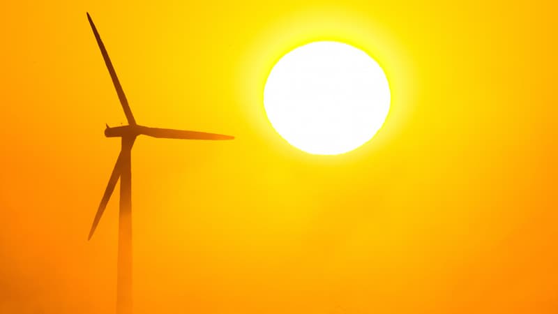 Le Syndicat des énergies renouvelables (SER) estime malgré tout que le rythme annuel reste loin des 4.000 MW raccordés chaque année Outre-Rhin.