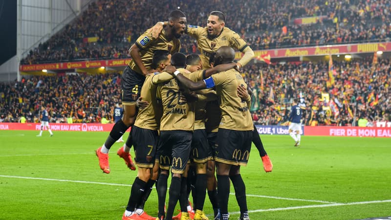 Lens-PSG: étincelants et portés par Openda, les Lensois infligent à Paris une première défaite cette saison