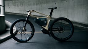 Le i Vision AMBY est un hybride entre un vélo et une petite moto qui gère sa vitesse selon l'environnement