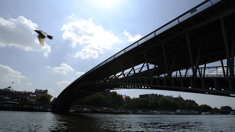 Le corps de l'homme a été retrouvé au niveau de la passerelle Léopold Senghor, en face du Musée d'Orsay.