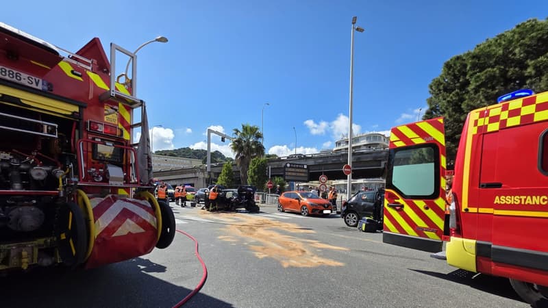 Les pompiers des Alpes-Maritimes en intervention sur l'autoroute urbaine sud à Nice le jeudi 8 mai 2025