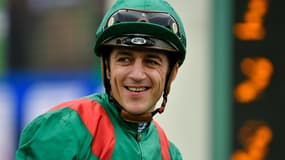 Le jockey belge Christophe Soumillon après avoir remporté le Prix du Jockey-Club, le 5 juin 2022 à Chantilly (Oise)  