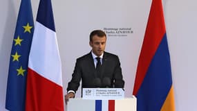 Emmanuel Macron le 5 octobre 2018, lors de l'hommage national à Charles Aznavour aux Invalides.