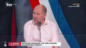 Le monde de Macron : 200 maires s'engagent à se faire vacciner pour montrer l'exemple ! - 30/12