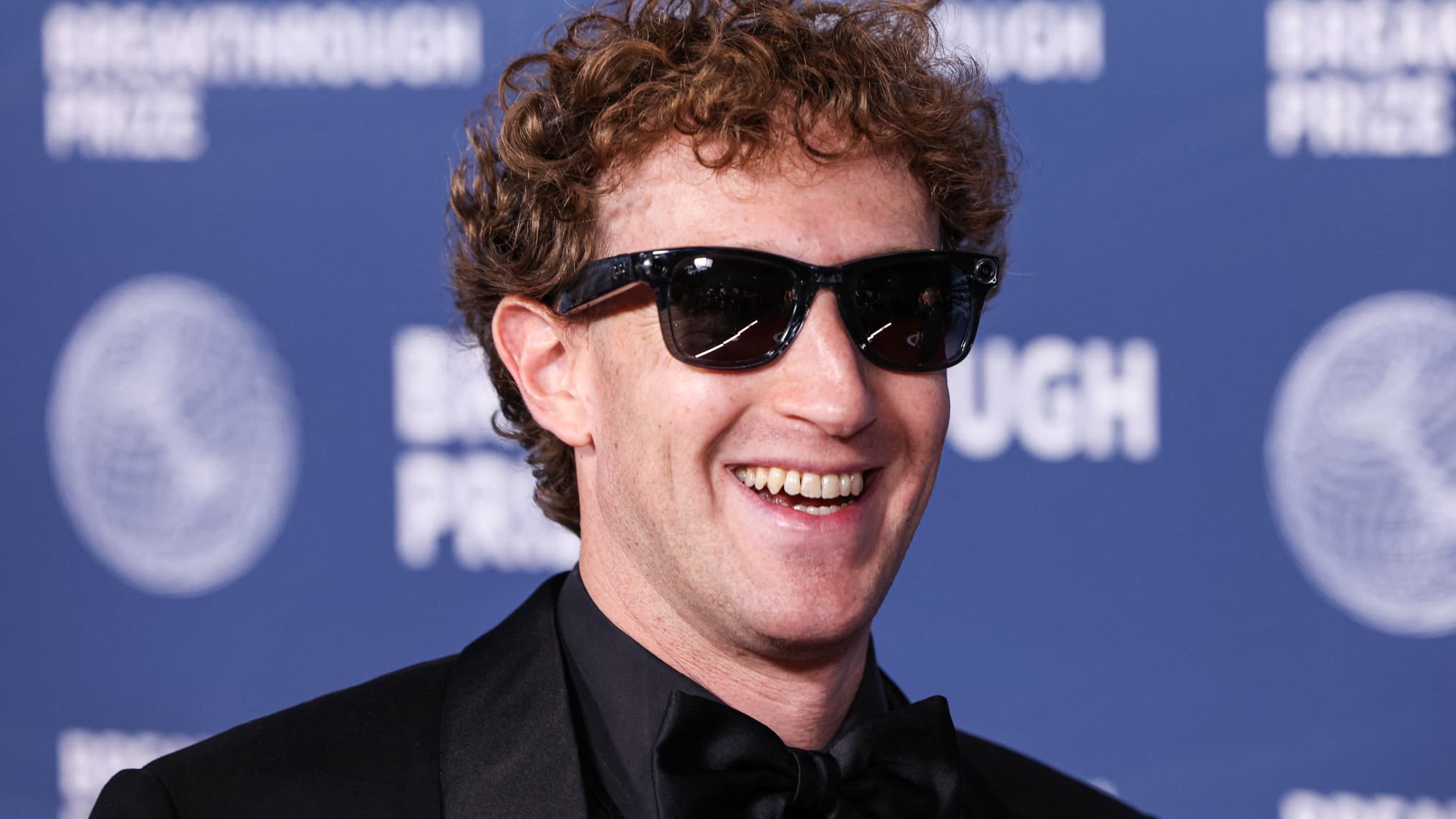 "ÇA ME GONFLE VRAIMENT": UN AVOCAT PORTANT LE MÊME NOM QUE MARK ZUCKERBERG PORTE PLAINTE CONTRE LUI