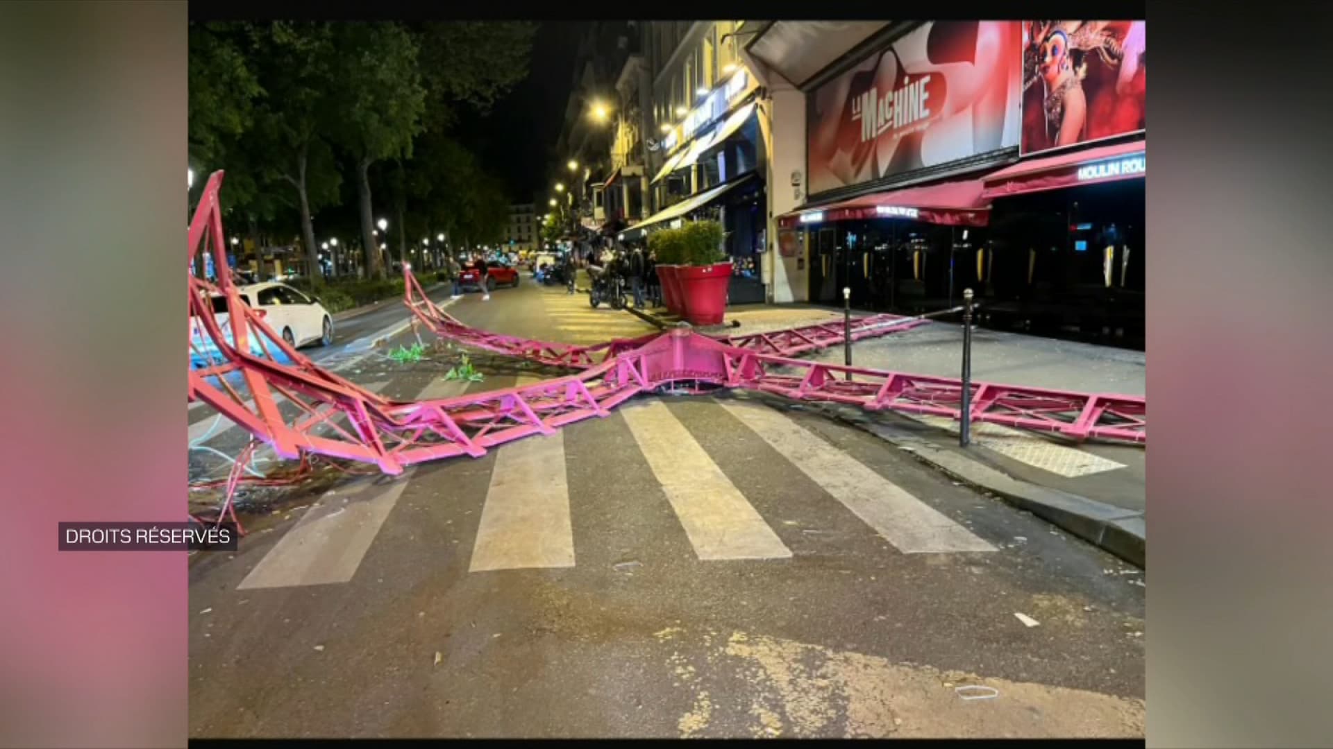 Les ailes du Moulin Rouge, au sol lors de leur effondrement dans la nuit du 24 au 25 avril 2024. Les ailes du Moulin Rouge, au sol lors de leur effondrement dans la nuit du 24 au 25 avril 2024.