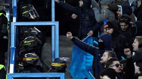 Supporters de l'OM au Parc des Princes