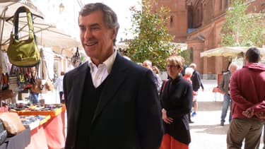 L'ancien ministre du Budget Jérôme Cahuzac faisant sa première apparition publique samedi à Villeneuve-sur-Lot, après sa démission du 19 avril