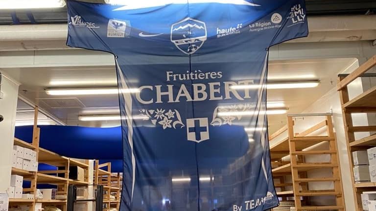 Le maillot de Rumilly-Vallières au marché de Rungis Le maillot de Rumilly-Vallières au marché de Rungis