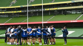 Les Bleus à l'échauffement à l'Aviva Stadium
