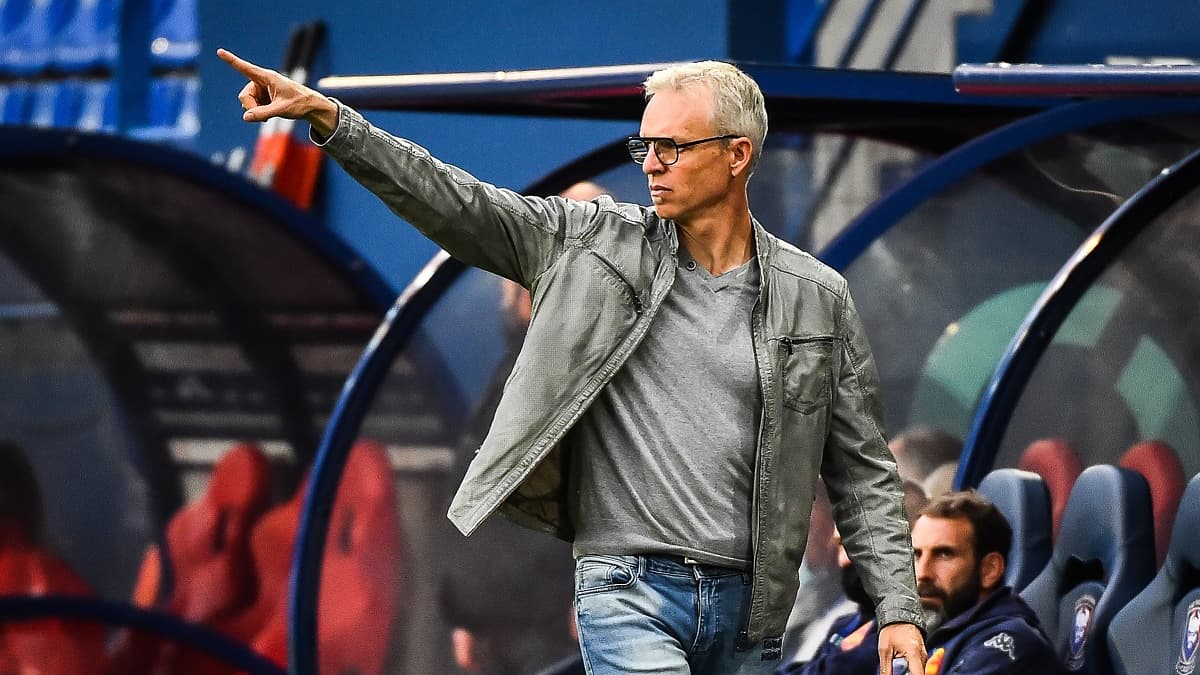 NATIONAL 2: L'ENTRAÎNEUR DES GIRONDINS BRUNO IRLES SUR UN SIÈGE ÉJECTABLE AVANT LE MATCH CONTRE ANGOULÊME