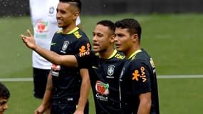 Lors de la remontada Barça-PSG (6-1), Neymar a fait souffrir ses coéquipiers en sélection Thiago Silva et Marquinhos.