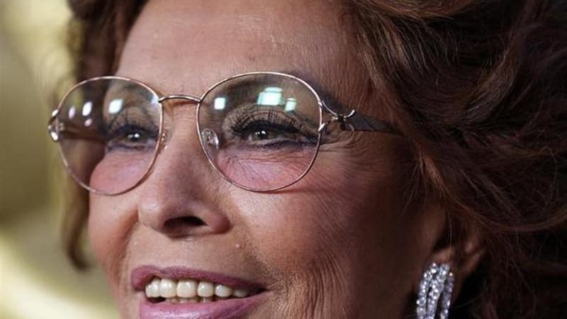 Sophia Loren a retrouvé cette semaine à 78 ans les plateaux de cinéma à Naples, la ville où elle a grandi, pour un court métrage de son fils, Edoardo Ponti. L'actrice italienne oscarisée n'avait pas tourné depuis 2009 et "Nine", une comédie musicale roman