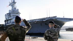 Le porte-avions Charles de Gaulle en février 2011 à Toulon