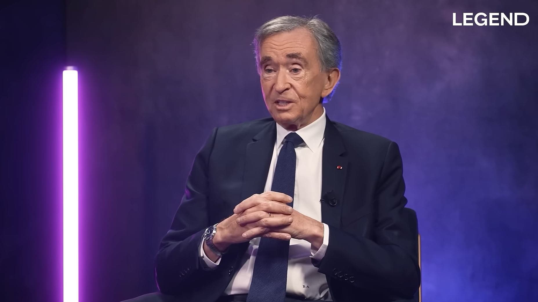 "Trump, quelqu'un de très intelligent", son voyage en TGV en seconde classe avec "le dirigeant de Mediapart"... Bernard Arnault se confie dans le podcast Legend