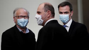 Alain Fischer, Jean Castex et Olivier Véran jeudi lors de la conférence de presse sur la campagne vaccinale.