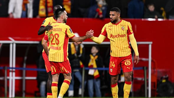 Matthieu UDOL avec ses coéquipiers lors du match Lens-Le Havre, le 30/01/2026