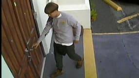 La police de Charleston a diffusé des photos du suspect, identifié comme Dylann Roof âgé de 21 ans.