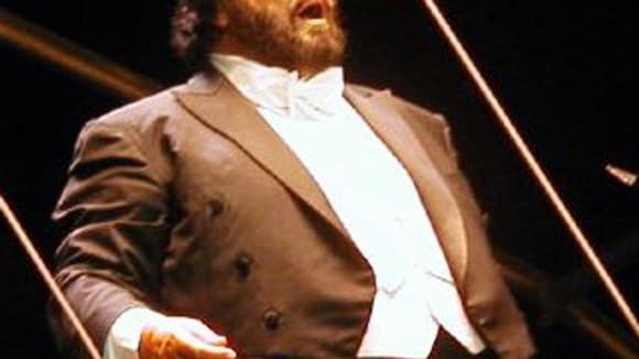 Luciano Pavarotti en 2002 à Marseille Luciano Pavarotti en 2002 à Marseille
