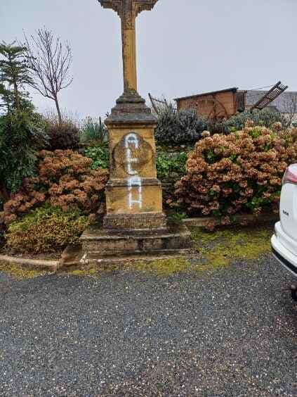 Le cimetière de Clermont-d'Excideuil en Dordogne a été dégradé le 11 mars 2024