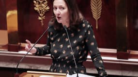 La députée PS Karine Berger a annoncé que les entreprises et banques françaises devront déclarer leurs impôts payés dans tous les pays du monde, y compris les paradis fiscaux.