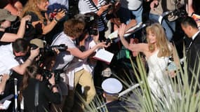 Arielle Dombasle sur le tapis rouge de Cannes, le 23 mai dernier.