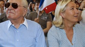 Jean-Marie Le Pen et sa fille Marine, présidente du FN