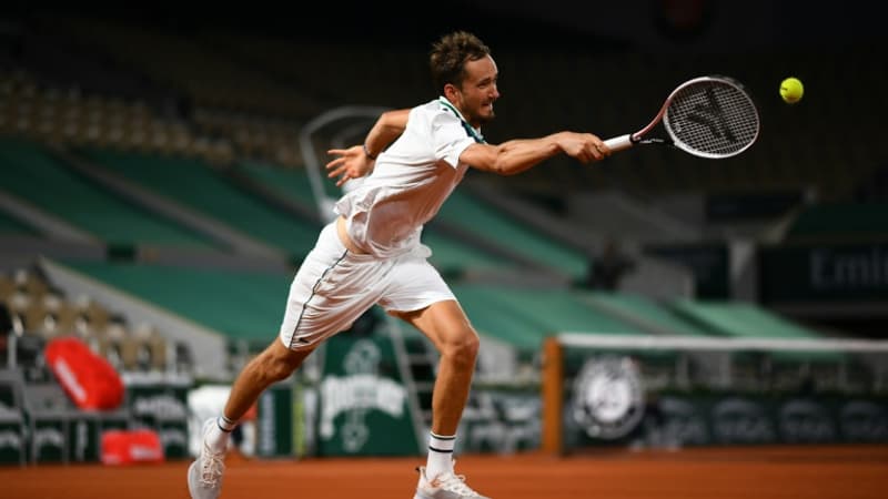 Medvedev tacle Roland-Garros après sa défaite face à Tsitsipas