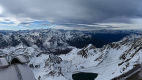 La neige au Pic du Midi dans les Pyrénées le dimanche 20 octobre 2024.