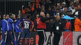 Neymar face aux supporters de l'OM