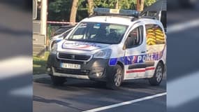 La voiture de police impliquée dans l'accident