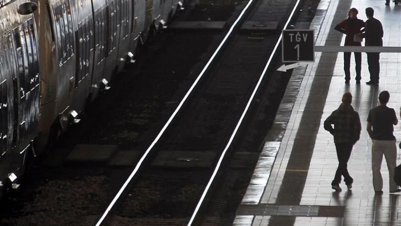 Engagé dans une tournée régionale pédagogique, le président de la SNCF Guillaume Pepy a demandé mardi aux voyageurs de la région Centre de la patience pour profiter pleinement des redressements engagés. /Photo d'archives/REUTERS/Régis Duvignau