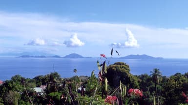 Les îles des Saintes vues depuis la 'Guadeloupe continentale'. Photo d'illustration