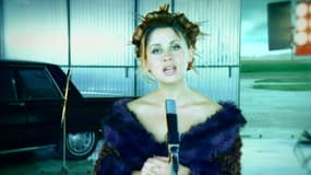 Lara Fabian dans le clip de "Je t'aime"