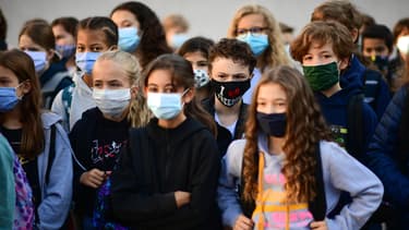 Elèves masquées lors de la rentrée scolaire en septembre 2020 à Vincennes