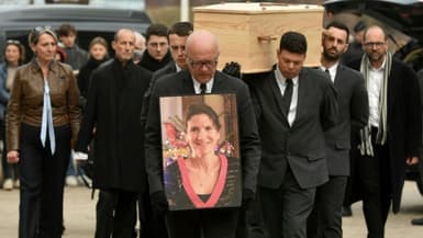 Les obsèques d'Agnès Lassalle, l'enseignante poignardée dans sa classe par l'un de ses élèves, le 3 mars 2023 à Biarritz, dans les Pyrénées-Atlantiques