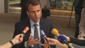 Emmanuel Macron devant des journalistes, à l'issue d'un entretien avec son homologue allemand Sigmar Gabriel et les présidents de la Commission européenne et du Parlement européen à Strasbourg.