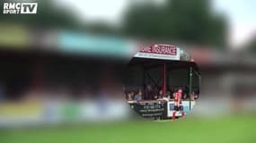 Un spectateur du match Wigan-Altrincham tire un corner à la place du joueur 