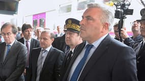 Le secrétaire d'Etat aux Transports, Frédéric Cuvillier, s'est rendu à Brétigny pour un hommage aux victimes samedi.