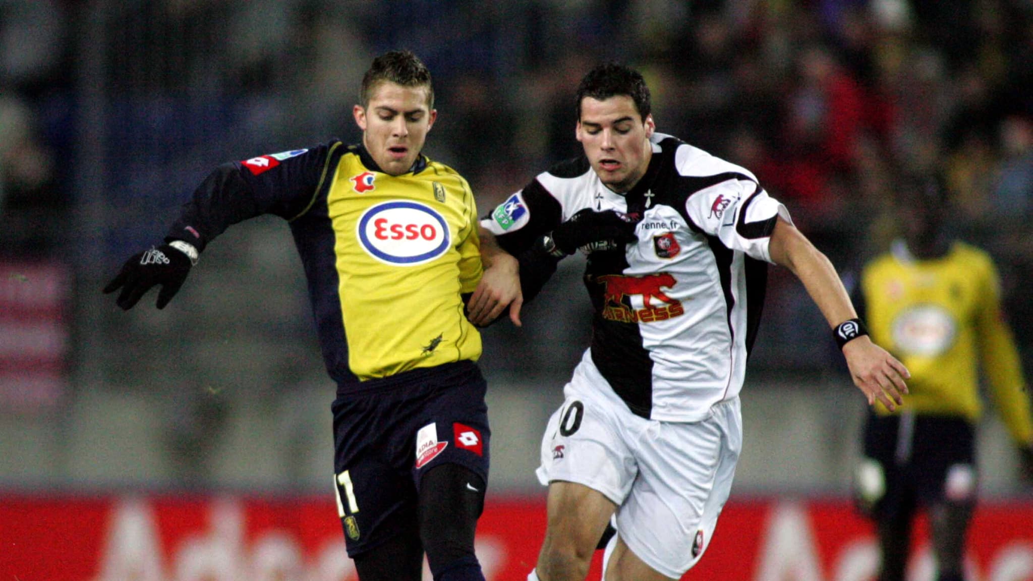 Jérémy Menez en duel avec Yoann Gourcuff lors du match de Ligue 1 Sochaux-Rennes le 26 novembre 2005 Jérémy Menez en duel avec Yoann Gourcuff lors du match de Ligue 1 Sochaux-Rennes le 26 novembre 2005