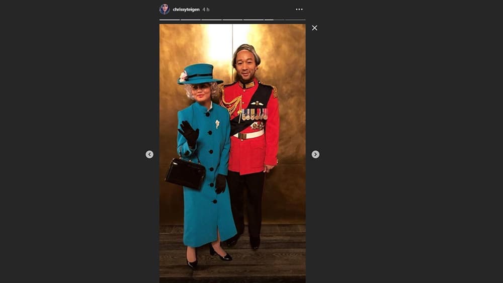 Chrissy Teigen et John Legend à Halloween. Chrissy Teigen et John Legend à Halloween.