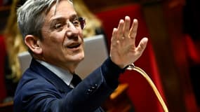 Le député membre du groupe LIOT et rapporteur général du budget Charles de Courson lors d'une séance de débat sur le projet de loi de finances 2025 à l'Assemblée nationale, à Paris, le 24 octobre 2024