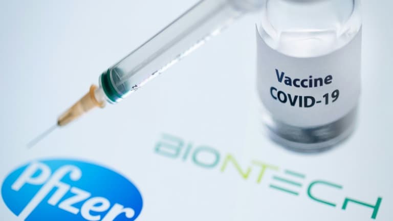 La liste des populations prioritaires aux Etats-Unis pour la vaccination contre le Covid-19 n'a pas été officiellement arrêtée, mais déjà les avis d'experts y divergent