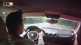 Le conducteur d’une Ferrari évite deux voitures de justesse