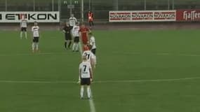 Les équipes du VFB Halberstadt et du FSV Bautzen au coup d'envoi